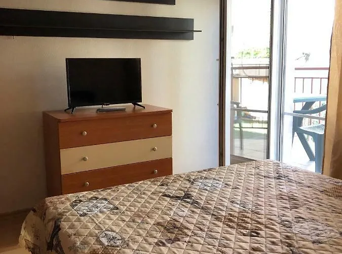 Dunav Apt.1 * Равда